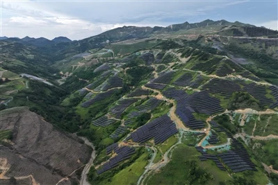 IRENA کا کہنا ہے کہ 2025 میں عالمی شمسی اضافہ ریکارڈ 511 GW تک پہنچ گیا